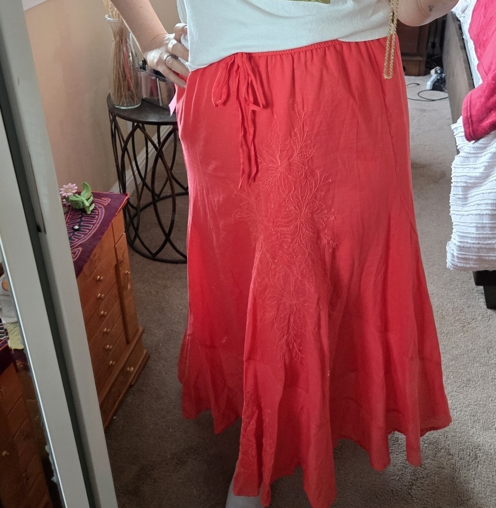 Metrowear Y2k Boho Style Maxi Skirt Coral Red NWT Size Large - Picture 12 of 12